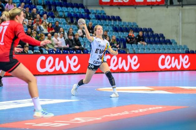 Handball Women EHF European League Women Qualification Round 3 Season 2025 2026 VfL Oldenburg vs HC Dalmatinka Ploce 14 11 2025 Laurentia Wolff 24, VfL Oldenburg
