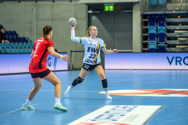 Handball Women EHF European League Women Qualification Round 3 Season 2025 2026 VfL Oldenburg vs HC Dalmatinka Ploce 14 11 2025 Lotta Röpcke 22, VfL Oldenburg