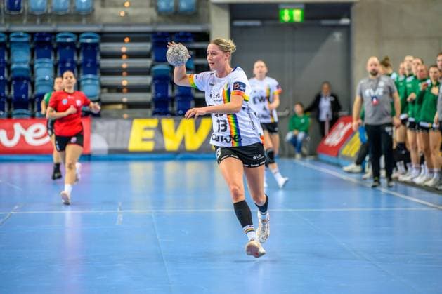 Handball Women EHF European League Women Qualification Round 3 Season 2025 2026 VfL Oldenburg vs HC Dalmatinka Ploce 14 11 2025 Janne Martens 13, VfL Oldenburg