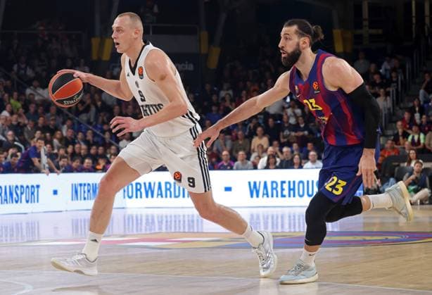 FC Barcelona, Barca v Virtus Bologna - Euroleague 2025 2026 Alen Smailagic and Tornike Shengelia play during the match between FC Barcelona and Virtus Bologna, corresponding to round 11 of the Euroleague, at the Palau Blaugrana in Barcelona, Spain, on November 14, 2025. Barcelona Barcelona Spain  Copyright: xUrbanandsportx originalFilename:urbanandsport-fcbarcel251114_np5U0.jpg