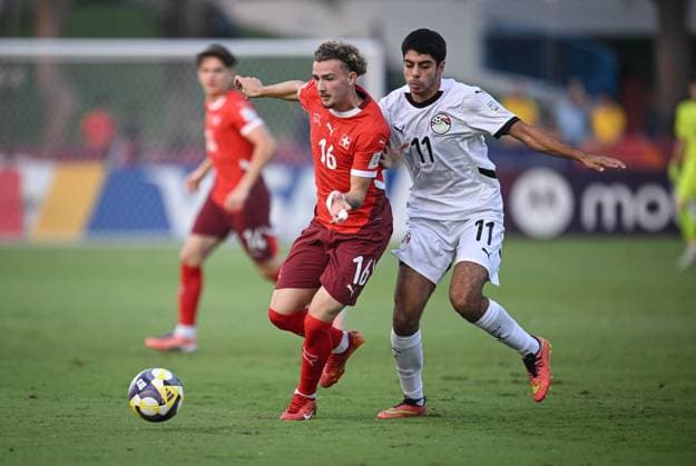 Football, Junior U 17 World Cup 2025 Doha Qatar Round of 16 14 11 2025 Match 80 Switzerland Egypt Marco Correia left, Switzerland vs Yassin Hossam right, Egypt