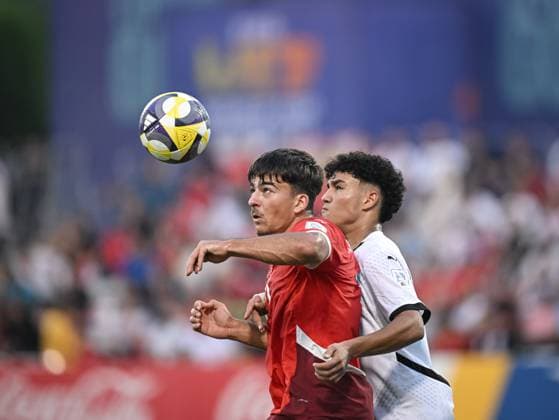 Football, Junior U 17 World Cup 2025 Doha Qatar Round of 16 14 11 2025 Match 80 Switzerland Egypt Nevio Scherrer left, Switzerland v Hamza Eldegawy right, Egypt