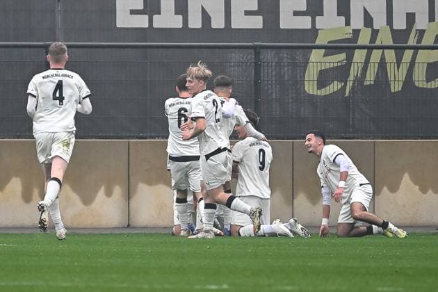 15 11 2025, Football U17 DFB Youth League, Preliminary Round, Group G, Season 2025 2026, Borussia Moenchengladbach 1 FC Köln at the Fohlenstadion in Moenchengladbach The Borussians celebrate the goal to 1 0 by Ivan Caleta Borussia Moenchengladbach U17, 10 Photo Kirchner Media Thomas Haesler Copyright: xKirchner-Media ThomasxHaeslerx