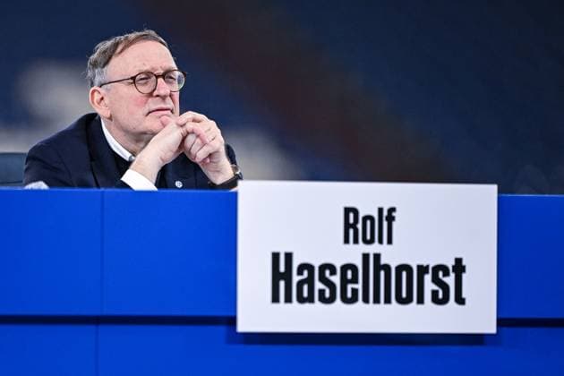 15 11 2025, Football, Test match, Season 2025 2026, General Meeting 2025 FC Schalke 04, Candidate Supervisory Board Rolf Haselhorst FC Schalke 04 xRHR PHOTO YYx Copyright: KROEGER RHR-FOTOx RHR-FOTO YY