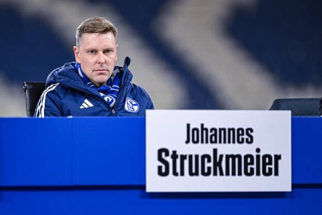 15 11 2025, Football, Test match, Season 2025 2026, General Meeting 2025 FC Schalke 04, Candidate Supervisory Board Johannes Struckmeier FC Schalke 04 xRHR PHOTO YYx Copyright: KROEGER RHR-FOTOx RHR-FOTO YY