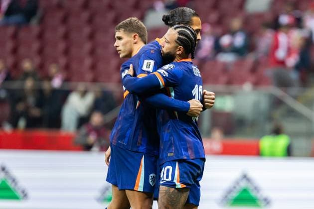 Poland Vs Netherlands during the 2026 FIFA World Cup, WM, Weltmeisterschaft, Fussball Qualifier Group G match in Warsaw, Poland Virgil van Dijk and Memphis Depay of Netherlands celebrate a goal during the 2026 FIFA World Cup Qualifier Group G match between Poland and Netherlands at PGE Narodowy Stadium. Copyright: xMikolajxBarbanellx