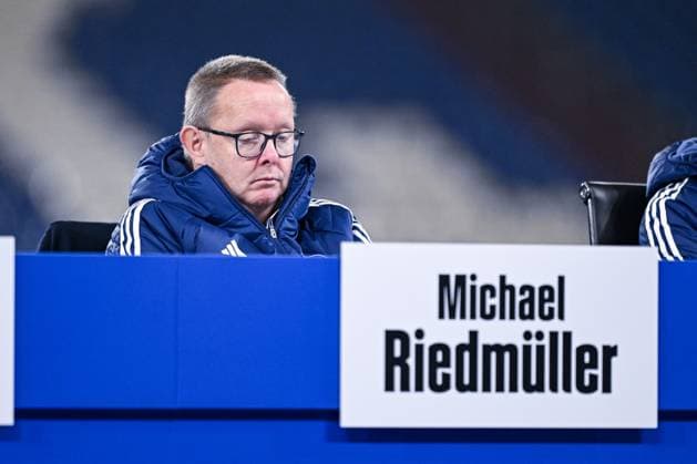 15 11 2025, Football, Test match, Season 2025 2026, General Meeting 2025 FC Schalke 04, Member of the Supervisory Board Michael Riedmüller FC Schalke 04 xRHR PHOTO YYx Copyright: KROEGER RHR-FOTOx RHR-FOTO YY