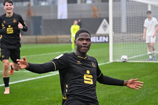 15 11 2025, Football U17 DFB Youth League, Preliminary Round, Group G, Season 2025 2026, Borussia Moenchengladbach 1 FC Koeln at the Fohlenstadion in Moenchengladbach Elfried Assiobo Tipoh 1 FC Koeln U17, 09 celebrates his goal for 2 1 Photo Kirchner Media Thomas Haesler Copyright: xKirchner-Media ThomasxHaeslerx