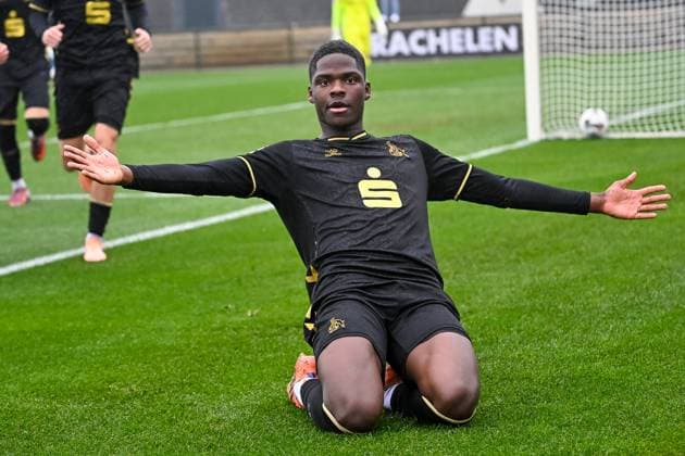 15 11 2025, Football U17 DFB Youth League, Preliminary Round, Group G, Season 2025 2026, Borussia Moenchengladbach 1 FC Koeln at the Fohlenstadion in Moenchengladbach Elfried Assiobo Tipoh 1 FC Koeln U17, 09 celebrates his goal for 2 1 Photo Kirchner Media Thomas Haesler Copyright: xKirchner-Media ThomasxHaeslerx