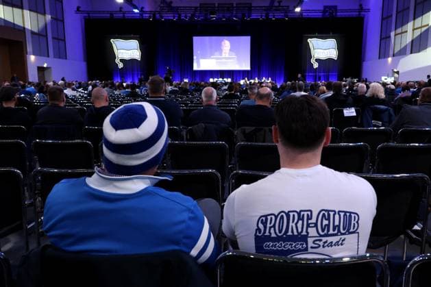 DEU, DFL, 2 FBL, Hertha BSC, General Meeting, 15 11 2025, Messe Berlin, Berlin, DEU, DFL, 2 FBL, Hertha BSC, General Meeting, im Bild Hertha BSC Fans, Mitglieder DFL regulations prohibit any use of Photographs as image sequences and or quasi video nordphotoxGmbHx xEngler nph00076