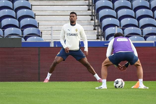 Nelson Semedo ( Portugal national team, Nationalteam ) during the training ahead of the match between Portugal and Armenia, valid for qualification for the World Cup 2026 at Estadio do Drag‹o on 15 November 2026 Porto Estadio do Dragao Porto Portugal Copyright: xIMAGOx xPRIMExSPORTSxIMAGESx xFILIPExOLIVEIRAx