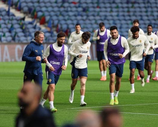 Joao Felix at training session of the Portuguese national team, Nationalteam on the eve of Portugal vs Armenia for the 2026 World Cup qualifiers, on November 15th, 2025 at Estadio do Dragao, Porto, Portugal. Porto Estadio Dragao Porto Portugal Copyright: xIMAGOx xPRIMExSPORTSxIMAGESx xFERNANDOxSILVAx