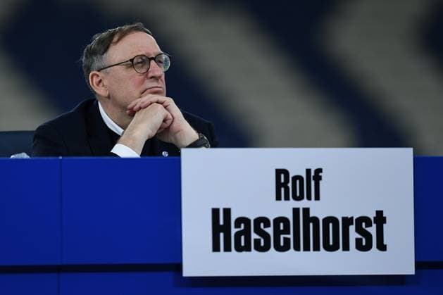 Soccer 2 Bundesliga General Meeting of FC Schalke 04 on 15 11 2025 in the Veltins Arena in Gelsenkirchen Rolf Haselhorst Supervisory Board Schalke xRx