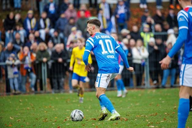 Paul Stock Rostock pulls away to 0 3 GER, Penzliner SV vs FC Hansa Rostock, Football, Men, State Cup Lübzer Pilscup, Round of 16, Season 2025 2026, 15 11 2025 Penzlin Data Experts Sportpark Mecklenburg Vorpommern Germany