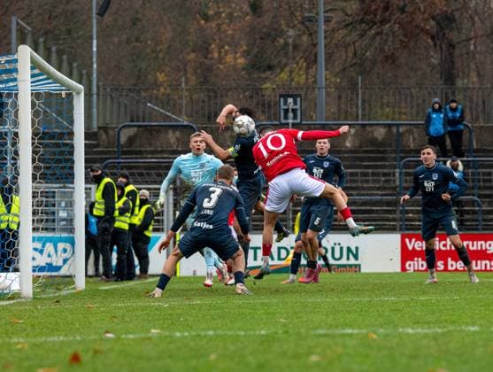 Football, Men, Season 2025 2026, Brandenburg State Cup quarter-final , SV Babelsberg 03 FC Energie Cottbus, Tolcay Cigerci Energie Cottbus scores the goal to 2 3 against goalkeeper Yannic Stein Babelsberg , Philipp Zeiger Babelsberg and Jannis Lang Babelsberg , 15 11 2025, Copyright: xSebastianxRäppold MatthiasxKochx
