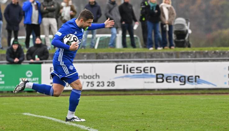15 11 2025 Soccer Season 2025 2026 Regionalliga Bayern 18 Matchday SpVgg Greuther Fürth Fuerth II U23 Kleeblatt SV Viktoria Aschaffenburg SVA Mezi xmexzix Benjamin Baier 10, SV Viktoria Aschaffenburg Goal jubilation Joy after goal Goal shot to 2 1