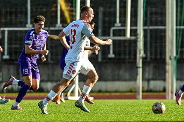 Regionalliga Bayern Schwaben Augsburg vs 1 FC Nürnberg II, 15 11 2025 Leo Eberle 1 FC Nürnberg II, 13 , Augsburg, 14 11 2025 18 Matchday of Regionalliga Bayern, Schwaben Augsburg vs 1 FC Nürnberg II, Augsburg Rosenaustadion Copyright: xBEAUTIFULxSPORTS Märklx
