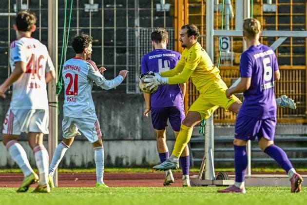 Regionalliga Bayern Schwaben Augsburg vs 1 FC Nürnberg II, 15 11 2025 Iason Drobny TSV Schwaben Augsburg, 1 , Augsburg, 14 11 2025 18 Matchday of Regionalliga Bayern, Schwaben Augsburg vs 1 FC Nürnberg II, Augsburg Rosenaustadion Copyright: xBEAUTIFULxSPORTS Märklx