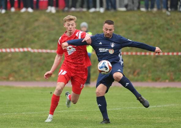 151125 Halle Saale Sachsen Anhalt Leuna Chemie Stadion Sport Football Hallescher FC Halle HFC Regionalliga Nordost 4 Liga Männer Saison 2025 2026 Landespokal Turbine Halle HFC Marc Hesse Turbine Halle Lucas Ehrlich Hallescher FC