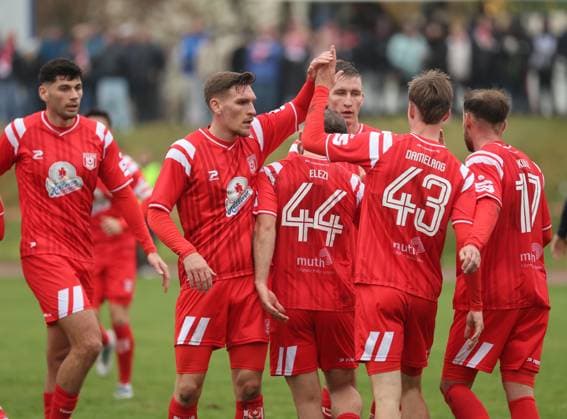151125 Halle Saale Sachsen Anhalt Leuna Chemie Stadion Sport Fußball Hallescher FC Halle HFC Regionalliga Nordost 4 Liga Männer Saison 2025 2026 Landespokal Turbine Halle HFC tordas 0 1 durch Julien Damelang Hallescher FC Jubel Fatlum Elezi Hallescher FC Marius Hauptmann Hallescher FC Max Kulke Hallescher FC