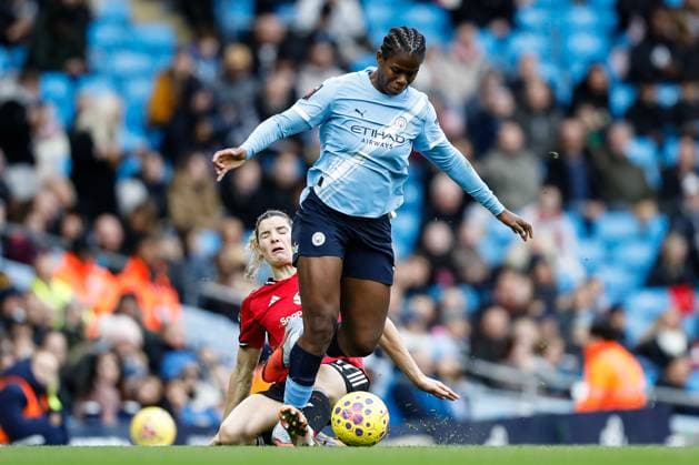 Manchester City Women v Manchester United, ManU Women Barclays Women s Super League Khadija Shaw of Manchester City Women and Dominique Janssen of Manchester United Women during the Barclays Women s Super League match at the Etihad Stadium, Manchester UK Newspapers OUT Copyright: xMaxxTomlinsonx FIL-22504-0017