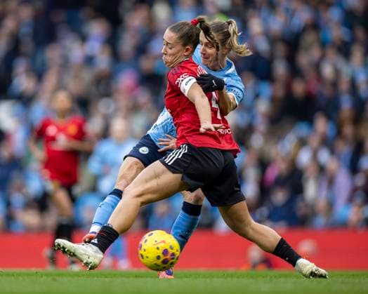 15th November 2025; Etihad Stadium, Manchester, England; Womens Super League Football, Manchester City versus Manchester United, ManU Maya Le Tissier of Manchester United Women blocks the shot by Vivianne Miedema of Manchester City Women  TimxWilliams