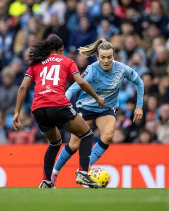 15th November 2025; Etihad Stadium, Manchester, England; Womens Super League Football, Manchester City versus Manchester United, ManU Lauren Hemp of Manchester City Women takes on Jayde Riviere of Manchester United Women  TimxWilliams