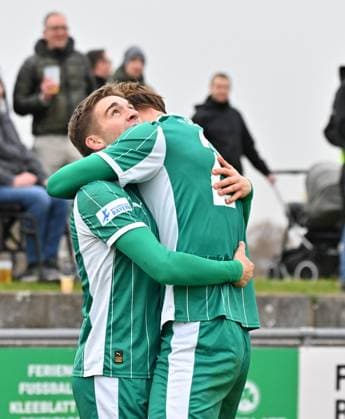 15 11 2025 Soccer season 2025 2026 Regionalliga Bayern 18 Matchday SpVgg Greuther Fürth Fuerth II U23 Kleeblatt SV Viktoria Aschaffenburg SVA Mezi xmexzix Goal celebration Joy after goal Goal shot to 3 1 by Philipp Hack 13, SpVgg Greuther Fürth II