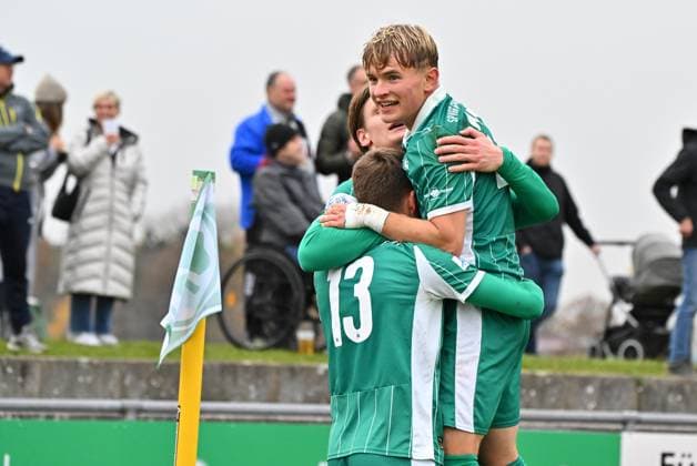 15 11 2025 Football season 2025 2026 Regionalliga Bayern 18 Matchday SpVgg Greuther Fürth Fuerth II U23 Kleeblatt SV Viktoria Aschaffenburg SVA Mezi xmexzix Goal celebration Joy after goal Goal shot to 3 1 by Philipp Hack 13, SpVgg Greuther Fürth II with Max Meyer 23, SpVgg Greuther Fürth II Lado Akhalaia 24, SpVgg Greuther Fürth II
