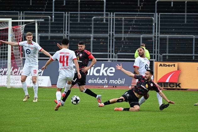 15 11 2025 xkhx Kassel Regionalliga Südwest Season 2025 2026 KSV Hessen Kassel Kickers Offenbach OFC Adrian Bravo Sanchez 17, Hessen Kassel vs Mohamadaziz Abdelhadi 41, OFC and JAYSON BREITENBACH 27, OFC vs Lukas Peter Rupp 33, Hessen Kassel