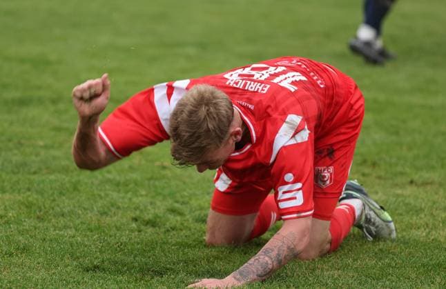 151125 Halle Saale Sachsen Anhalt Leuna Chemie Stadion Sport Football Hallescher FC Halle HFC Regionalliga Nordost 4 Liga Männer Saison 2025 2026 Landespokal Turbine Halle HFC verärgert Lucas Ehrlich Hallescher FC