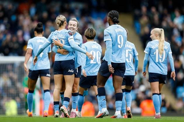Manchester City Women v Manchester United, ManU Women Barclays Women s Super League Lauren Hemp of Manchester City Women scores her teams third goal during the Barclays Women s Super League match at the Etihad Stadium, Manchester UK Newspapers OUT Copyright: xMaxxTomlinsonx FIL-22504-0032