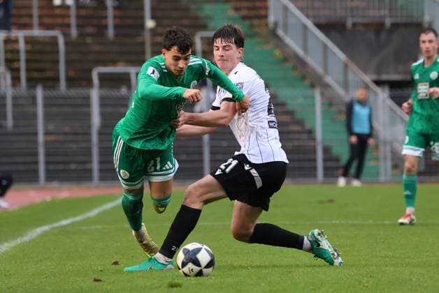 15 11 2025, Football, Men, Regionalliga Südwest, Season 2025 2026, FC 08 Homburg SV Sandhausen, Nicolas Jörg FC 08 Homburg , Pablo Zahnen Martinez SV Sandhausen Homburg Waldstadion Saarland Germany DEU Copyright: xSebastianxBachx