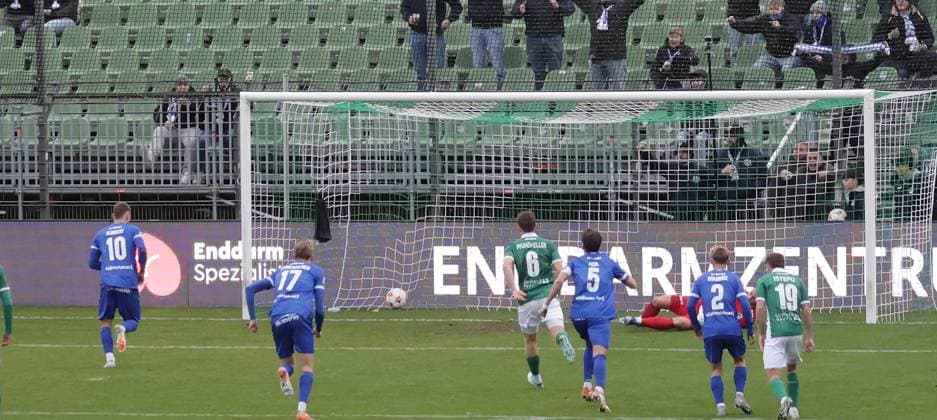 Julian Ulbricht SV Meppen converts the penalty to 1 4 against Phillip Diestel VfB Luebeck Football, Men, Season 2025 2026, RL Nord, VfB Luebeck vs SV Meppen DFL REGULATIONS PROHIBIT ANY USE OF PHOTOGRAPHS AS IMAGE SEQUENCES AND OR QUASI VIDEO
