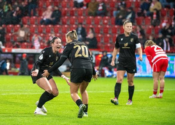 Soccer, Women, Season 2025 2026, DFB Cup round of 16 , 1 FC Union Berlin FC Carl Zeiss Jena, f l Elena Mühlemann, Steffi Schmid FC Carl Zeiss Jena , Toma Ihlenburg FC Carl Zeiss Jena , Cheering after the final whistle, 15 11 2025, Copyright: xMatthiasxKochx