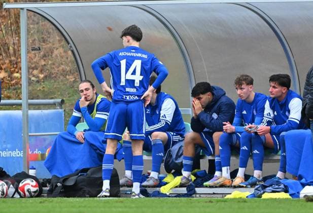 15 11 2025 Football season 2025 2026 Regionalliga Bayern 18 Matchday SpVgg Greuther Fürth Fuerth II U23 Kleeblatt SV Viktoria Aschaffenburg SVA Mezi xmexzix Nico Bieber 14, SV Viktoria Aschaffenburg disappointed Disappointment after the end of the match
