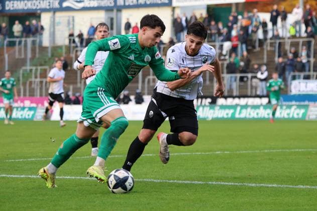 15 11 2025, Football, Men, Regionalliga Südwest, Season 2025 2026, FC 08 Homburg SV Sandhausen, Nicolas Jörg FC 08 Homburg , Berk Inaler SV Sandhausen Homburg Waldstadion Saarland Germany DEU Copyright: xSebastianxBachx