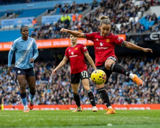 15th November 2025; Etihad Stadium, Manchester, England; Womens Super League Football, Manchester City versus Manchester United, ManU Julia Zigiotti Olme of Manchester United Women clears the ball  TimxWilliams