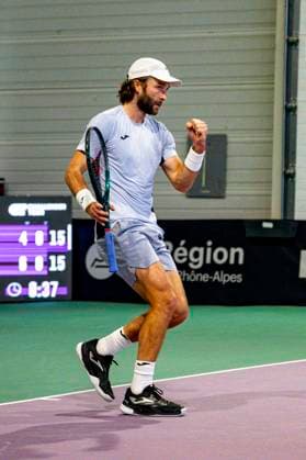 TENNIS : Finale All In Open Auvergne Rhone-Alpes - Decines - 15 11 2025 Finale simple Liam BROADY (GBR) vs Jan-Lennard STRUFF (GER) lors du tournoi ATP, Tennis Herren Challenger 75 au ALL IN Country Club Ã DÃ cines-Charpieu le 15 11 2025. Photo Sandrine Thesillat PeNewZ  Copyright: xSandrinexThesillatx
