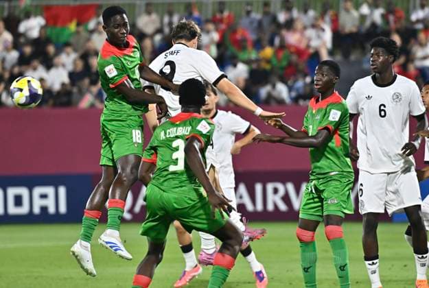 Germany v Burkina Faso: Round of 32- FIFA U-17 World Cup Qatar 2025 Alexander Staff of Germany and Eddie Kogo of Burkina Faso in action during the FIFA U-17 World Cup Qatar 2025 Round of 32 match between Germany and Burkina Faso in Doha, Qatar, on November 15, 2025. DOHA Qatar Copyright: xNOUSHADxTHEKKAYILx