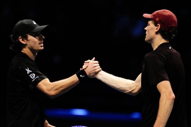 Italy s Jannik Sinner and Australia s Alex de Minaur shake hands after the singles semi-finals tennis match of the ATP, Tennis Herren World Tour Finals against Australia s Alex de Minaur at the Inalpi Arena in Turin, Italy - Saturday, Nov. 15, 2025. -  Copyright: xMarcoxAlpozzi LaPressex