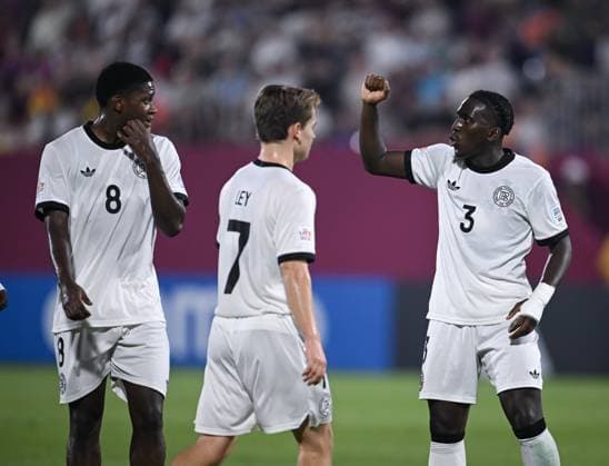 Football, Junior U 17 World Cup 2025 Doha Qatar Round of 16 15 11 2025 Match 83 Germany Burkina Faso Jeremiah Mensah, Benjamin Ley and Osman Mohamed Turay from left, Germany