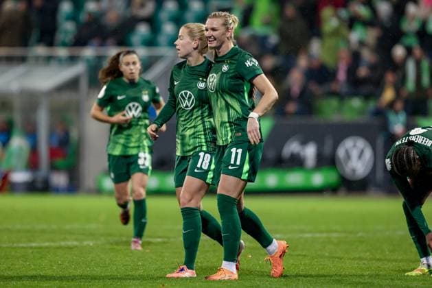 from left Justine Kielland VfL Wolfsburg, 18 and Alexandra Popp VfL Wolfsburg, 11 th 1 0, THE DFB GUIDELINES PROHIBIT ANY USE OF PHOTOGRAPHS AS IMAGE SEQUENCES AND OR QUASI VIDEO DFB REGULATIONS PROHIBIT ANY USE OF PHOTOGRAPHS AS IMAGE SEQUENCES AND OR QUASI VIDEO , 15 11 2025, Wolfsburg Germany , Soccer, DFB Cup Women, VfL Wolfsburg SC Freiburg xobx
