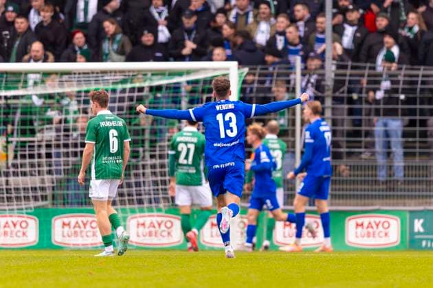 Jonathan Wensing Nr 13, SV Meppen rejoices cheers VfB Luebeck vs SV Meppen, Soccer, Regionalliga Nord, 15 11 25 Luebeck Schleswig Holstein Germany Copyright: xAgentur54Gradx xFelixxKoenigx