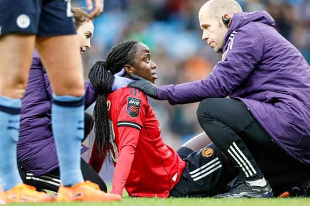 Manchester City Women v Manchester United, ManU Women Barclays Women s Super League Gabrielle George of Manchester United Women is seen with a bump on her hear during the Barclays Women s Super League match at the Etihad Stadium, Manchester UK Newspapers OUT Copyright: xMaxxTomlinsonx FIL-22504-0053