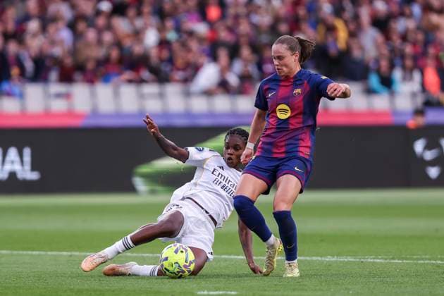 November 15, 2025, Barcelona, Barcelona, Spain: Ewa Barbara Pajor of FC Barcelona, Barca and Francisca Ramos Ribeiro Nazareth Sousa of FC Barcelona in action during the Spanish Women league, Liga F, football match played between FC Barcelona and Real Madrid CF at Estadi Olimpic Lluis Companys on November 15, 2025 in Barcelona, Spain. Barcelona Spain - ZUMAa181 20251115_zaa_a181_049 Copyright: xJavierxBorregox