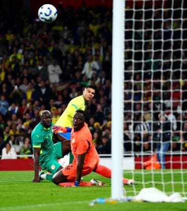 Casemiro of Brazil scores a goal to make the score 2-0. Brazil v Senegal, International Friendly, Länderspiel, Nationalmannschaft Football, Emirates Stadium, London, UK - 15 Nov 2025London Emirates Stadium United Kingdom EDITORIAL USE ONLY No use with unauthorised audio, video, data, fixture lists, club league logos or live services. Online in-match use limited to 120 images, no video emulation. No use in betting, games or single club league player publications. Copyright: xJamesxMarsh Shutterstockx 15786138bp