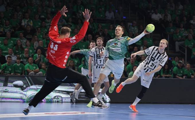 Goalkeeper Andreas Wolff, Mathias Gidsel scores a goal, Eric Johansson duel Game scene Action Sport Handball HBL Bundesliga Men 12 Matchday Season 2025 2026 15 11 2025 Füchse Berlin vs THW Kiel