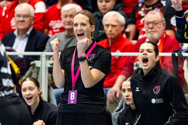 15 11 2025, GER, Handball, Women, Season 2025 2026, Alsco 1 Bl, 8 Matchday, Thueringer HC TuS Metzingen Miriam Hirsch TuS Metzingen 99947 Bad Langensalza Salza Halle Sporthalle Mehrz Thüringen Germany