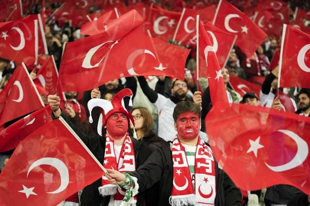 Turkiye v Bulgaria - 2026 FIFA World Cup, WM, Weltmeisterschaft, Fussball UEFA Qualifiers BURSA, TURKIYE - NOVEMBER 15: Turkish fans, carrying Turkish flags, show their supports ahead of the 2026 FIFA World Cup UEFA Qualifiers Group E football match between Turkiye and Bulgaria at Ataturk Sports Complex Matli Stadium in Bursa, Turkiye, on November 15, 2025. Arife Karakum Anadolu Bursa Turkey. Editorial use only. Please get in touch for any other usage.  Copyright: x2025xAnadoluxArifexKarakumx